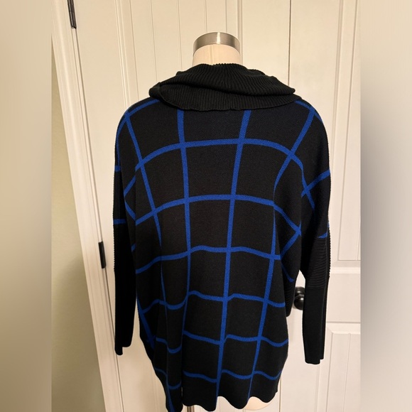 Spense Size Large oversized royal blue and black geometric sweater- EUC - Picture 9 of 11